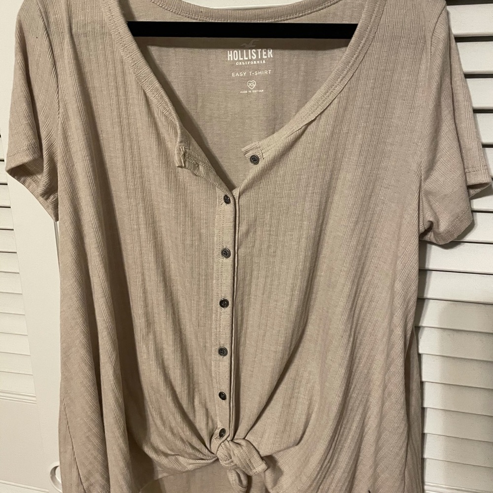 Hollister tie front top